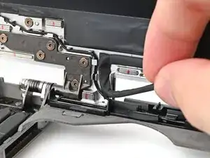 Удаление дисплея ноутбука Framework 16 (в открытом состоянии)