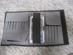 Удаление сборки LCD-экрану Garmin Nuvi 1300