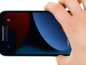 Замена экрана iPhone 13