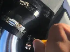 Замена двойных воздушных патрубков на Infiniti G37 2013 года