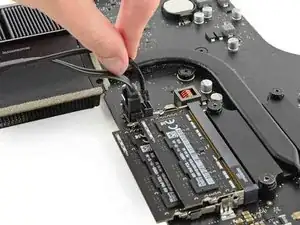 Замена кабелей SATA данных и питания iMac Intel 21.5" EMC 2638