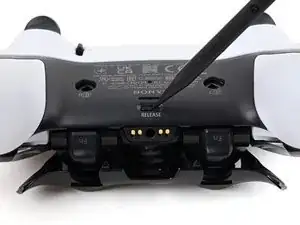 Удаление крепления аккумулятора