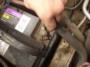 Обслуживание датчика массового расхода воздуха (MAF) Volvo 740 1985–1988