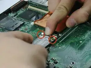 Замена карты WiFi в Toshiba Satellite A105-S4011