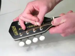 Замена струн на мандолине