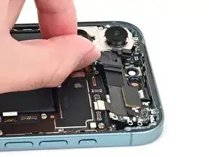 Установка динамика разговорного устройства iPhone 16 Plus