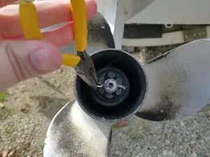 Обслуживание нижнего блока (двигатель Johnson 40)