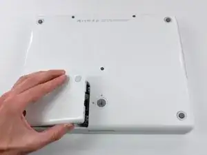 Замена верхнего экрана iBook G4 12" 1.33 GHz