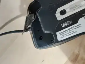 Замена переключателя Omron в Roccat Tyon