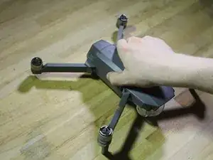 Снятие верхней крышки DJI Mavic Pro