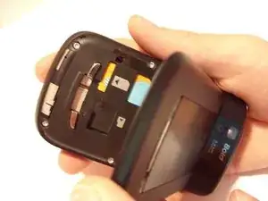 Замена SIM-карты Blackberry Bold 9650