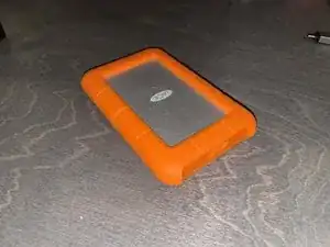 Замена платы USB-C на LaCie Rugged