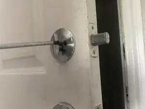 Замена штифта конфиденциальности дверной ручки