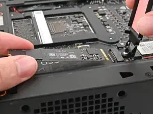 Установка вторичного накопителя в Framework Desktop