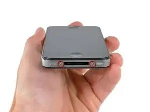 Замена контактного зажима iPhone 4