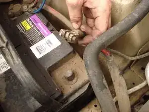 Обслуживание датчика массового расхода воздуха (MAF) Volvo 740 1985–1988