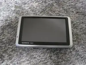 Удаление сборки LCD-экрану Garmin Nuvi 1300