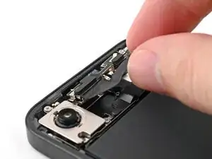 Установка сборки фронтальной камеры iPhone 16e
