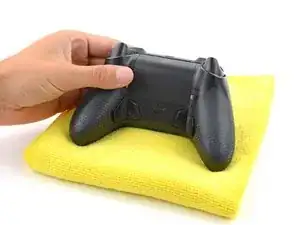 Доступ к винту задней крышки