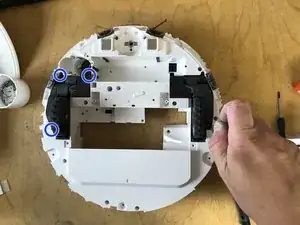 Ремонт правого колеса Xiaomi ROBOROCK S50200