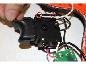 Замена триггера устройства Black and Decker BDEDMT