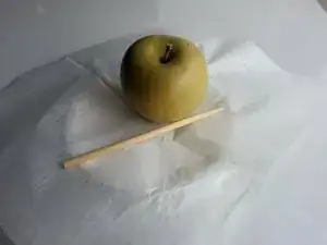 Приготовление карамельного яблока