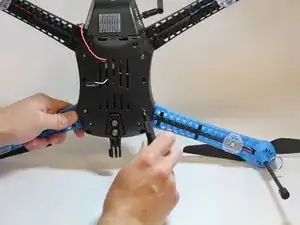 Замена нижней оболочки квадрокоптера 3DR Iris Plus