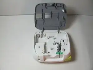 Замена кассеты с лентой Brother PT-D200