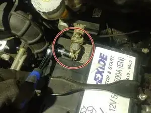 Как отключить аккумулятор Suzuki Swift 2010-2017