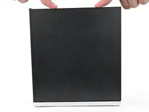 Установка правой панели корпуса Framework Desktop