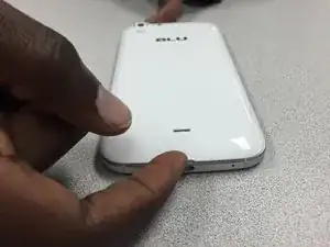 Замена карты MicroSD в Blu L120