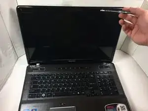 Замена экрана Toshiba Satellite P775-S7320