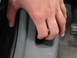 Проверка уровня охлаждающей и стеклоомывательной жидкости Honda Odyssey 1999–2004