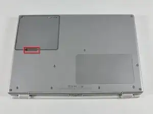 Замена жесткого диска DVI в PowerBook G4 Titanium