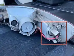 Замена заднего фонаря бампера Mitsubishi Outlander 2011 года