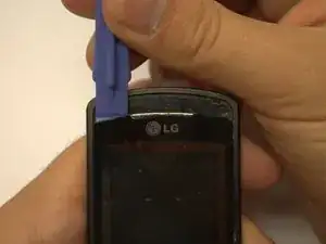 Замена передней пластиковой панели экрана телефона LG CU515 SKU 64743