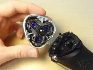 Замена лезвий головки бритвы Philips Norelco