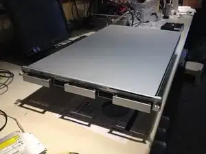 Замена материнской платы и вентиляторов Apple Xserve 2009