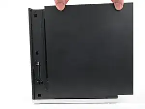 Установка правой панели корпуса Framework Desktop