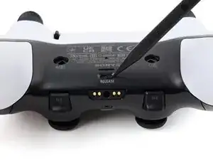 Удаление крепления аккумулятора