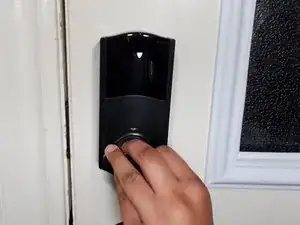 Как исправить заклинивший дверной замок Weiser SmartCode 10 с сенсорным экраном