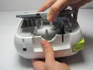 Замена кассеты с лентой Brother PT-D200